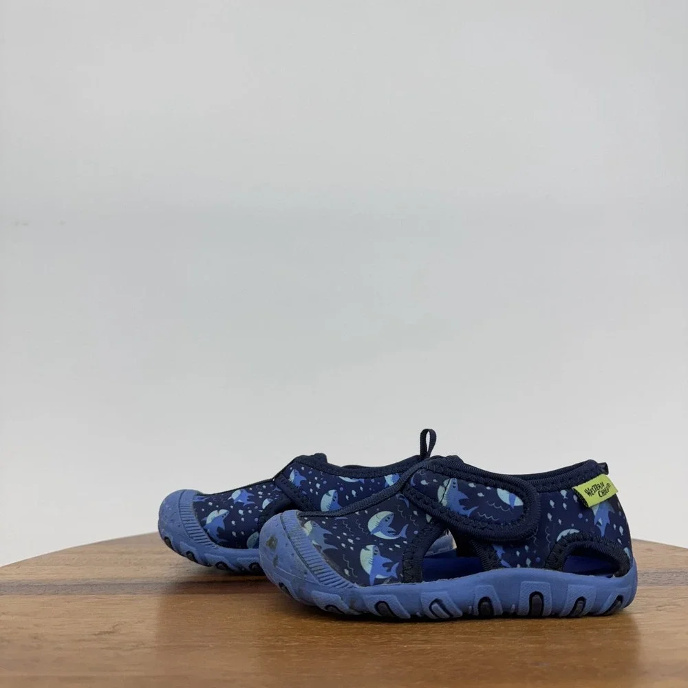 New Little Kids Western Chief Blue Sharks Beachgoer Water Shoes Size 9‎ C NWOB